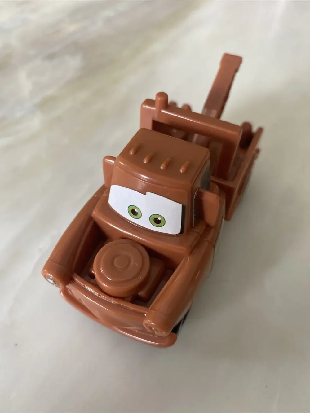 Disney Pixar Cars Tow Mater Plastic 2.5 inch light brown tan Toy